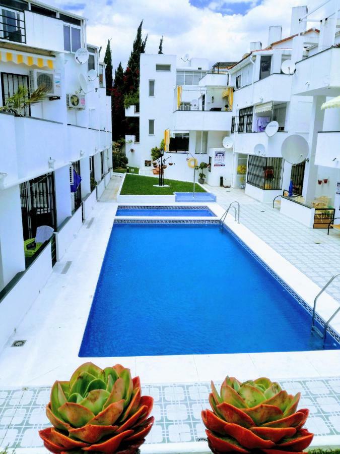 Apartamento Oasis Torremolinos Luaran gambar