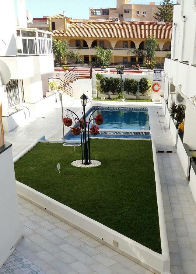 Apartamento Oasis Torremolinos Luaran gambar